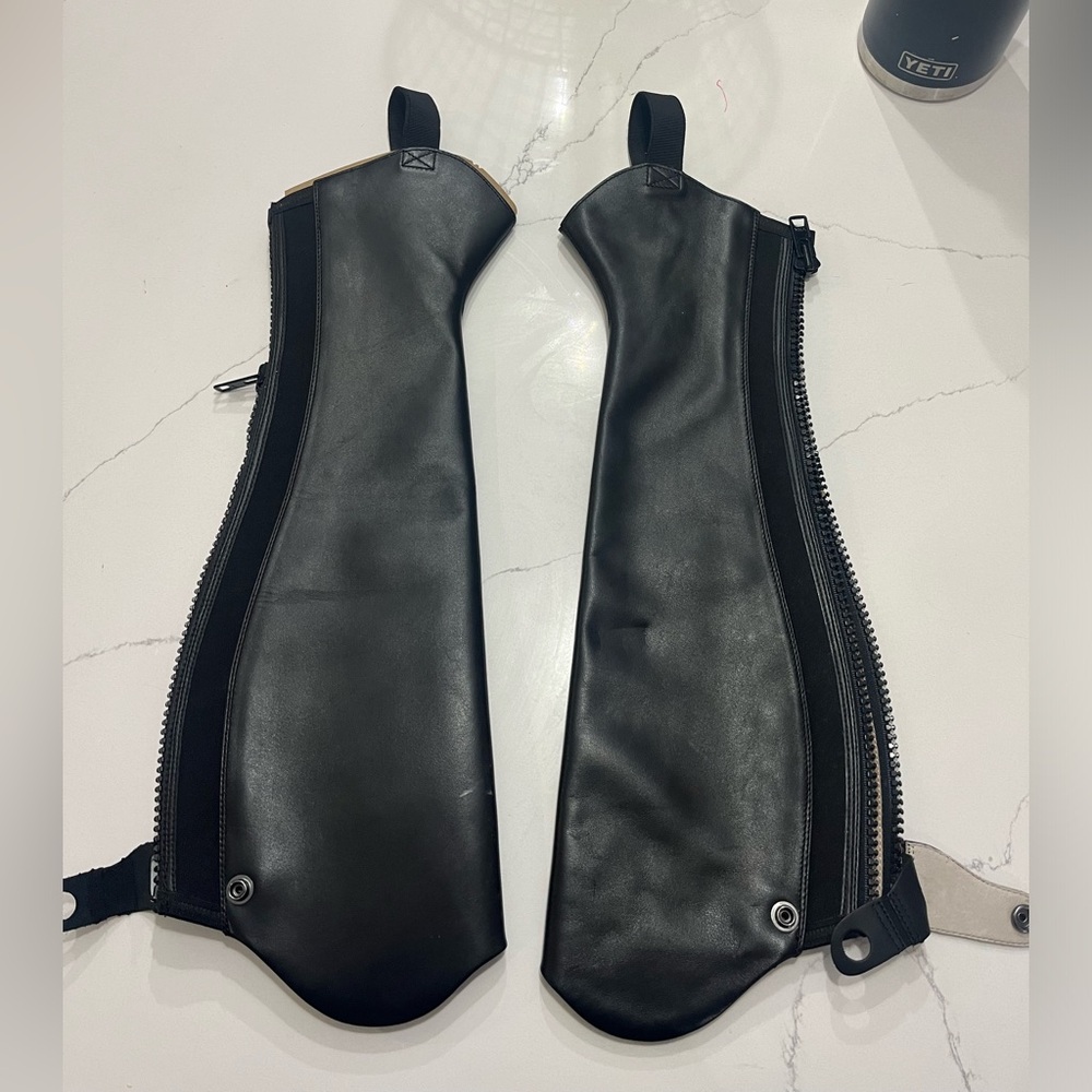 Ariat Kendron Half Chap (MT) NWT